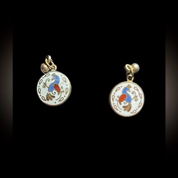 Tiny enamel inlay peacock 🦚 bird earrings w paisley designs - Picture 1 of 1